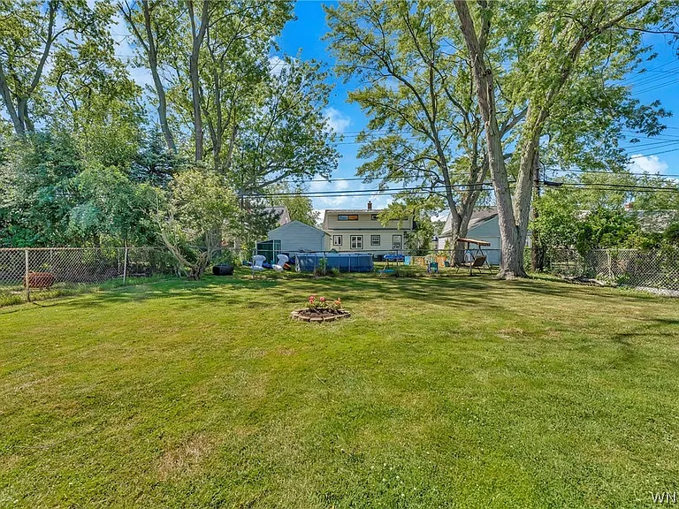 206 Wrexham Ct N — Photo 47