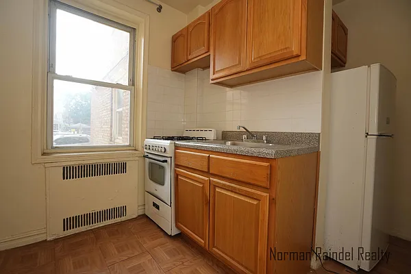 Rented by Norman Raindel, LREB | media 6