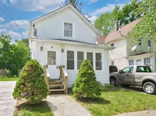 712 Hickory St, Waukegan, IL 60085