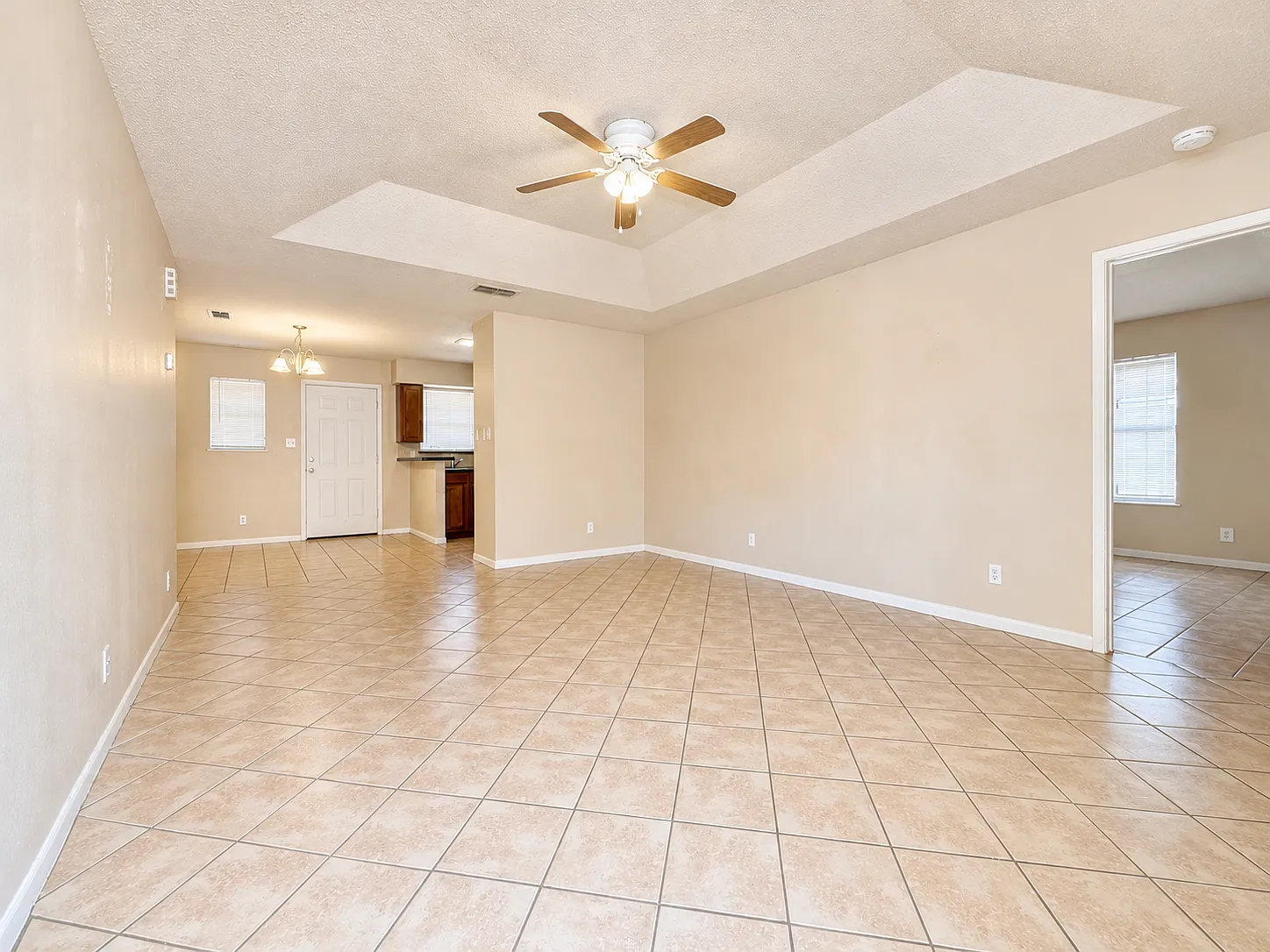 2 bed, 1200 sqft, $950 — Photo 2