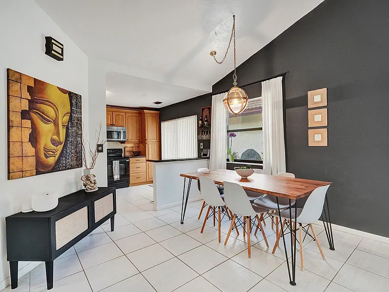 420 SW 113th Ter — Photo 10