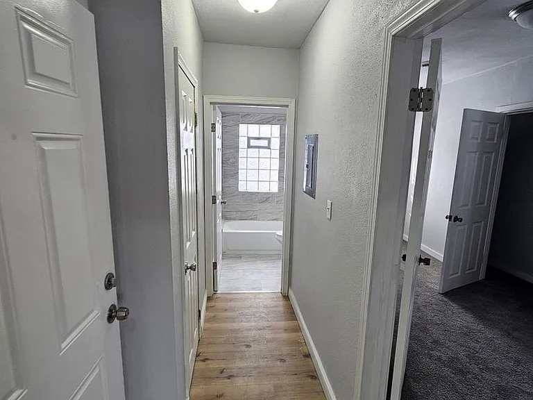 1917 W Atkinson Ave. - 4 Unit — Photo 8