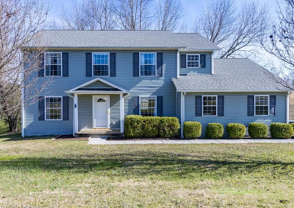 1st image of 120 Stoneybrook Dr
