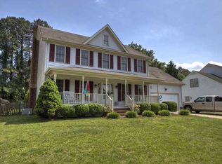 116 Lakeview Dr, Newport News, VA 23602
