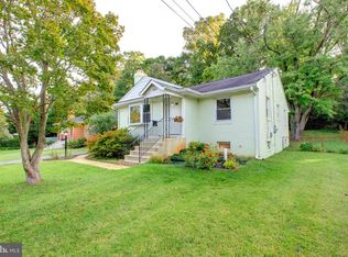 3033 Crane Dr, Falls Church, VA 22042