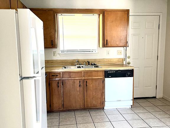5th image of 302 Bonnie Ln #A
