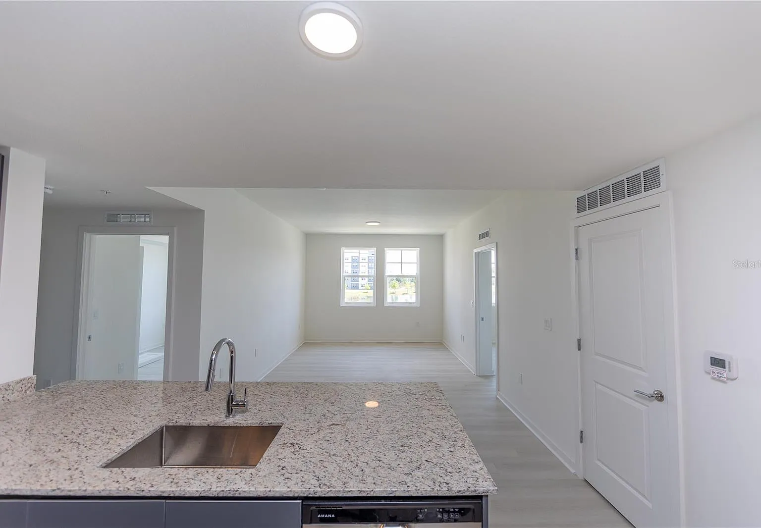2 bed, 1023 sqft, $1,700 — Photo 3