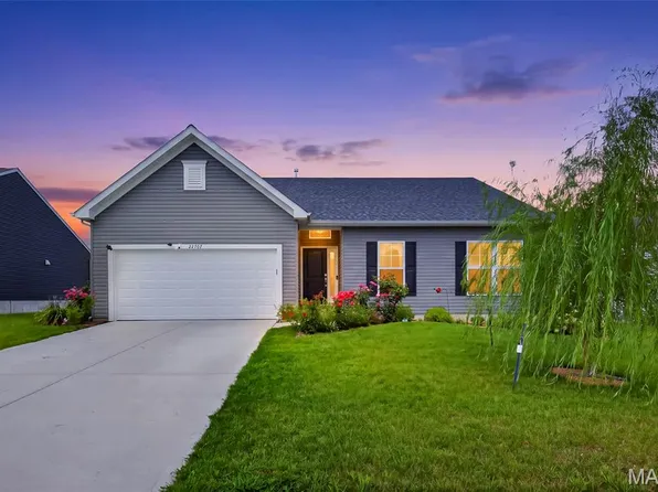 22707 Danison Dr, Warrenton, MO 63383