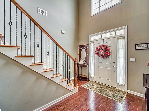5th image of 26 Buckthorn Dr