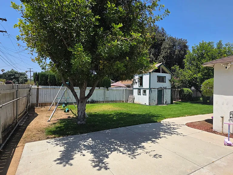 3524 Bandini Ave — Photo 38