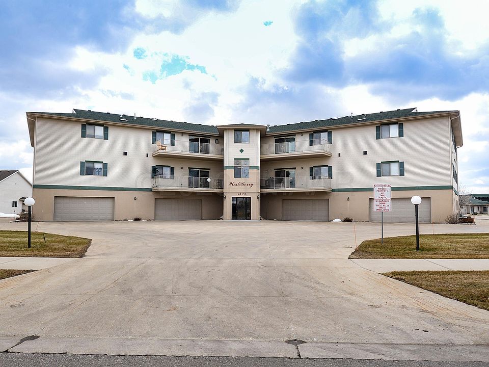 1st image of 1423 10th Ave E Unit 202