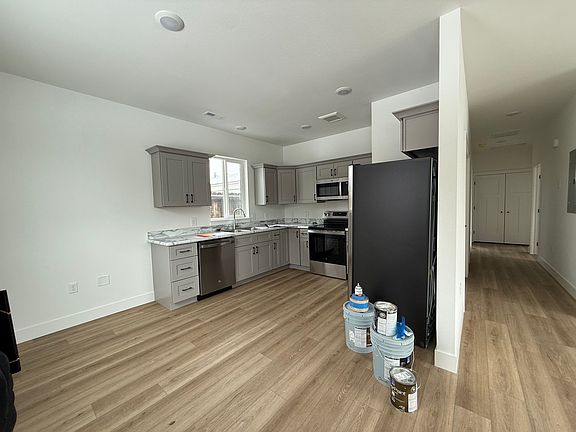 3rd image of 2519 Arnold Ln