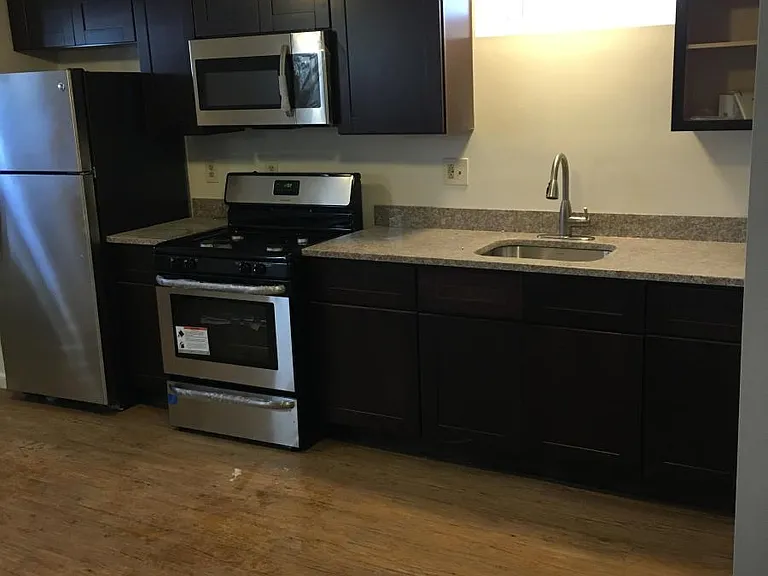 120 Cypress St — Photo 4
