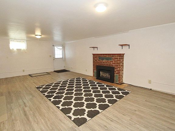 4th image of 502 S Hayes Ave