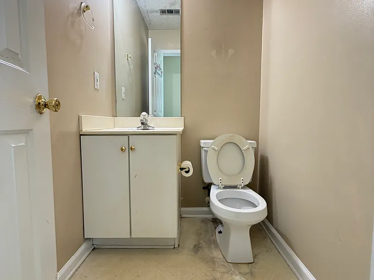 3272 Sentinel Cir — Photo 16