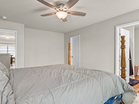 5th image of 23489 S Donna Ln