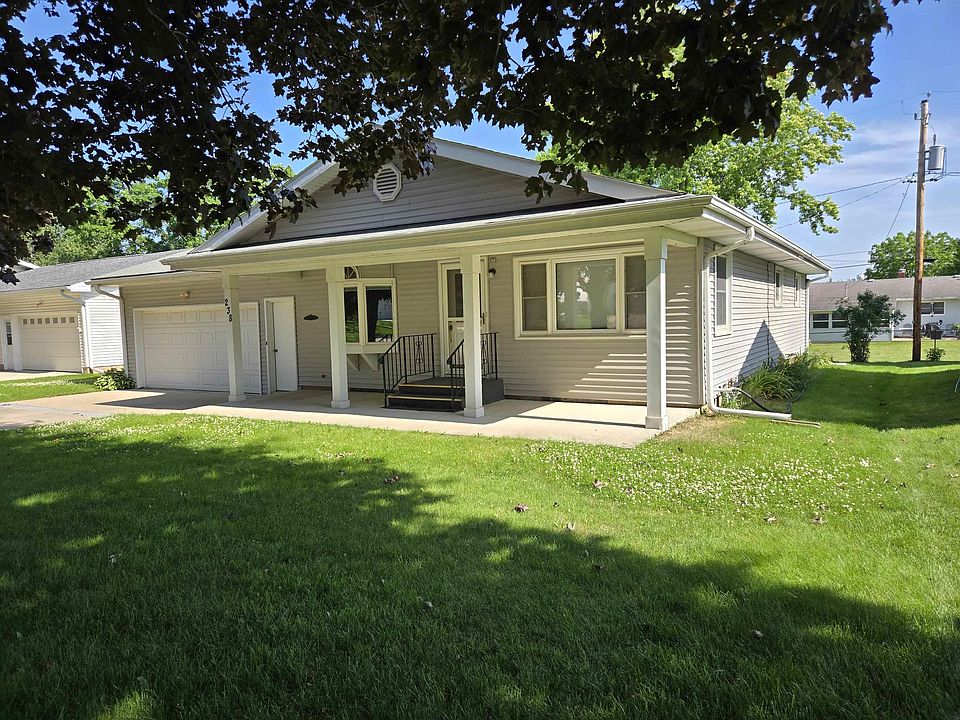 1st image of 238 11th Ave W