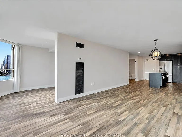 75 Riverside Dr E #1902 — Photo 12