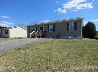 10 Serenity Ln, Hickory, NC 28601
