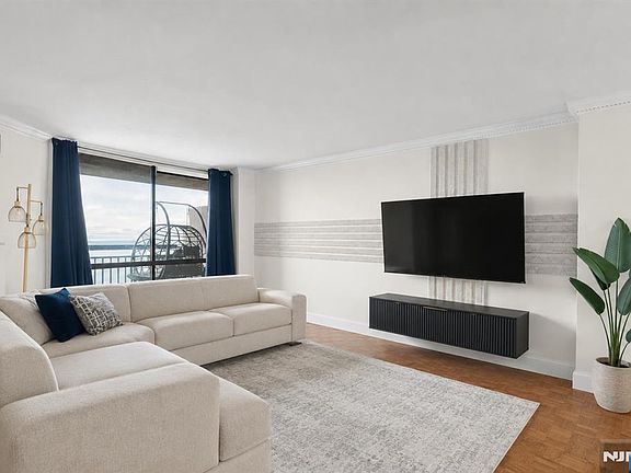 2nd image of 1020 Harmon Cove Tower