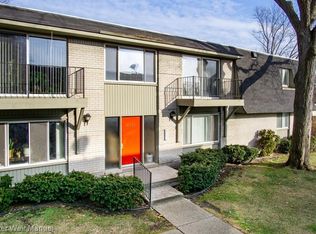 19820 W Twelve Mile Rd Apt 18 Southfield Mi 48076 Zillow