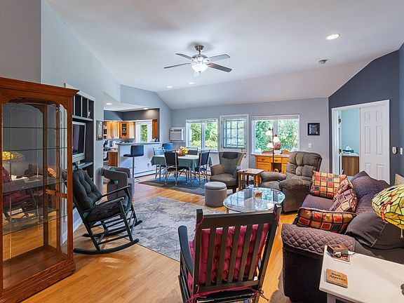4th image of 57 Laurel Lane