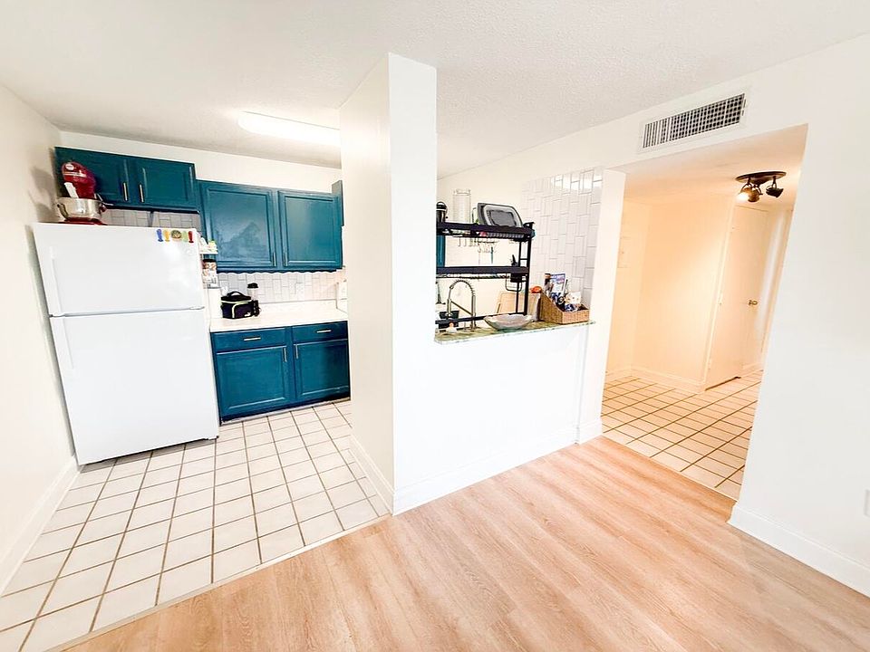 1st image of 3312 Northside Dr APT 202