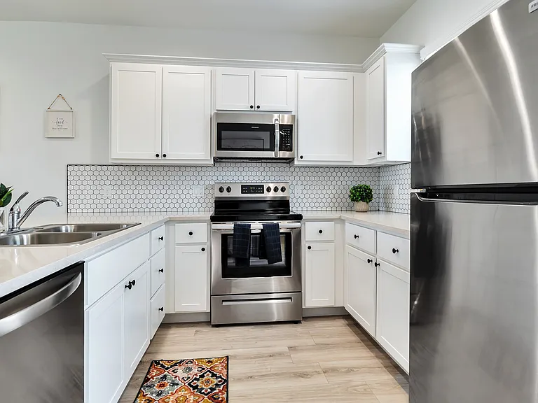 8246 N 61st Ave — Photo 5