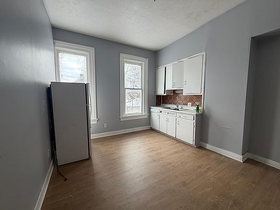 4th image of 510-518 N College St Unit 514-1
