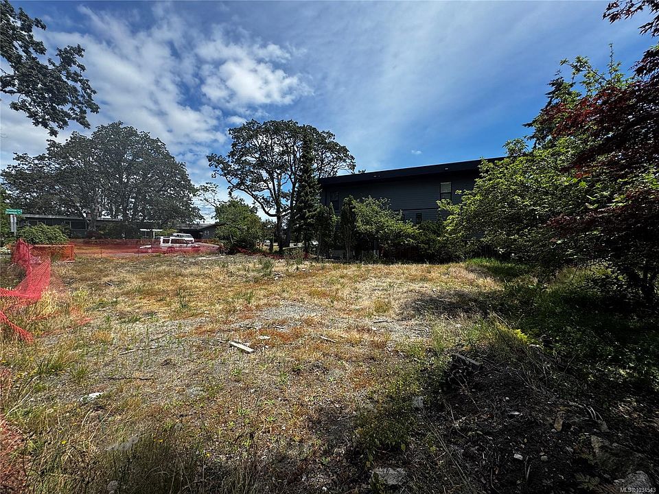 1st image of 2501 Wootton Cres