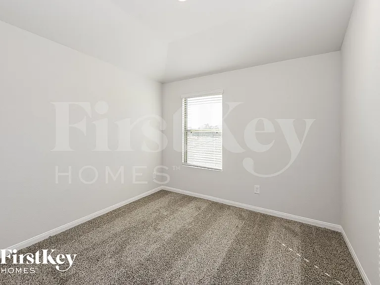 25590 Roy Rogers Rd — Photo 13