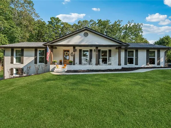 2405 Virginia Heights Dr, Cumming, GA 30041