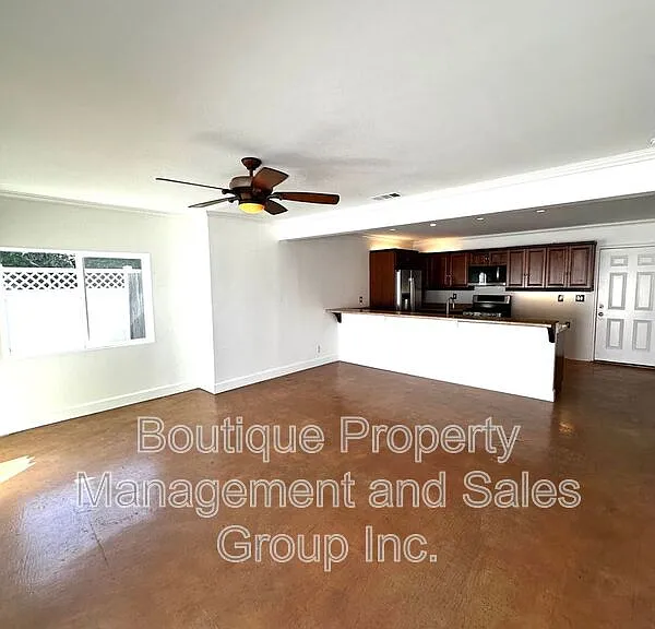2285 Santa Ana Ave — Photo 5