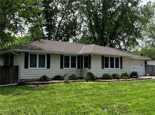 107 SW 19th St, Oak Grove, MO 64075