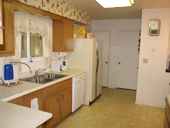 4th image of 10801 W Camden Ave