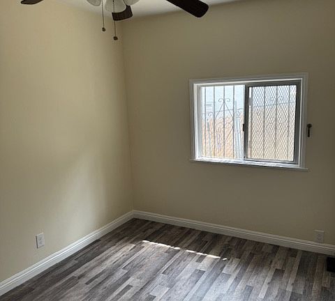 Middle Bedroom