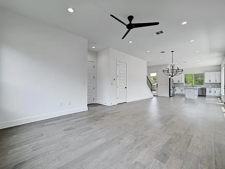 2308 Maxwell Ln #1 — Photo 7