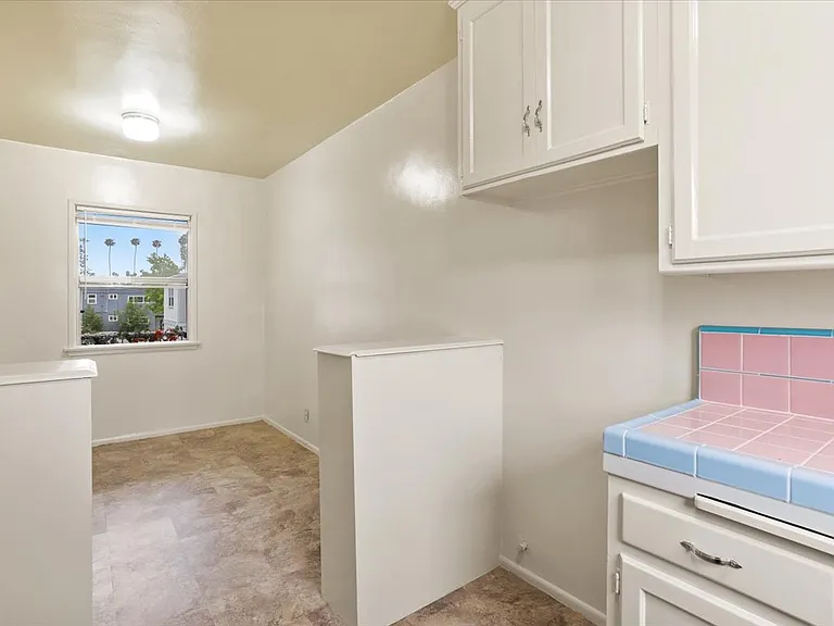 4075 Venice Blvd #10 — Photo 3