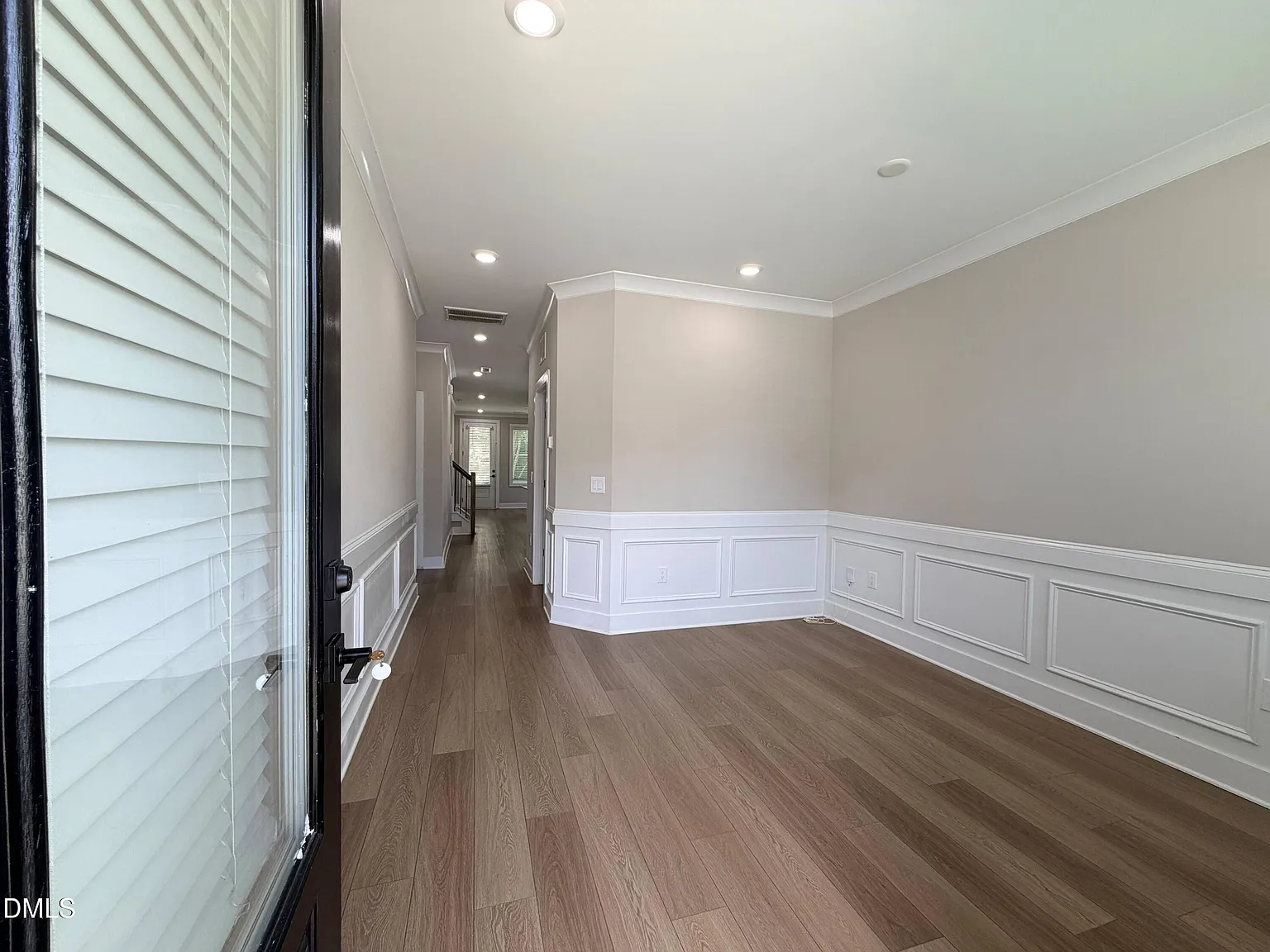 3 bed, 2.5 bath, 1808 sqft, $2,200 — Photo 3