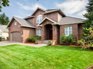 3230 SE Hall Ct, Troutdale, OR 97060