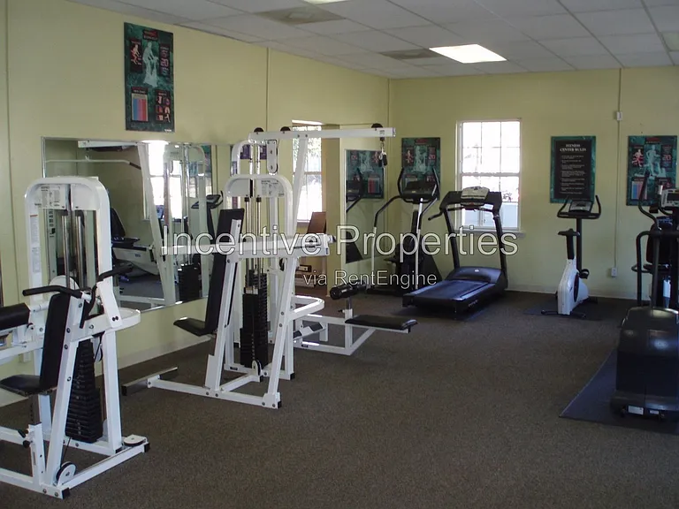 5956 Westgate Dr #102 — Photo 32