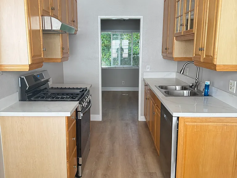 528 N Lucia Ave #1/2 — Photo 10