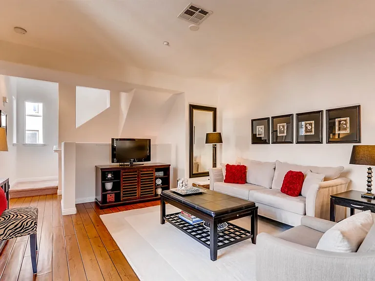 1258 Elfin Forest Rd W — Photo 11