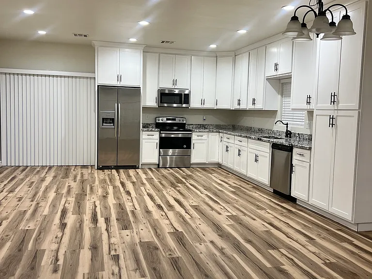 32014 N Ash St — Photo 3