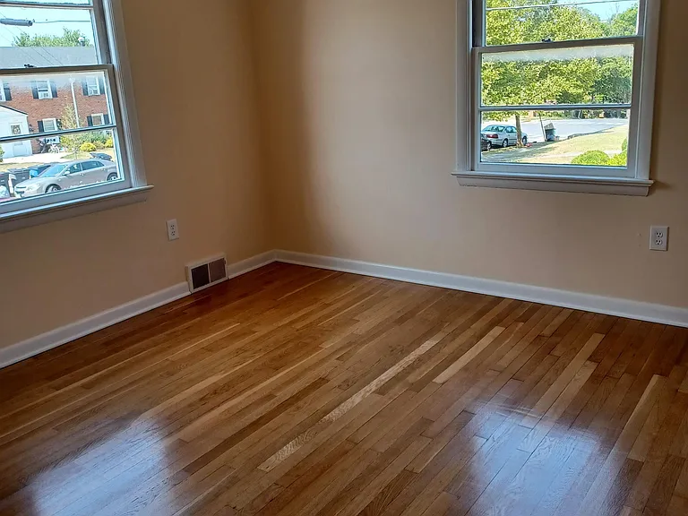 220 E Whitlock Ave #1 — Photo 13