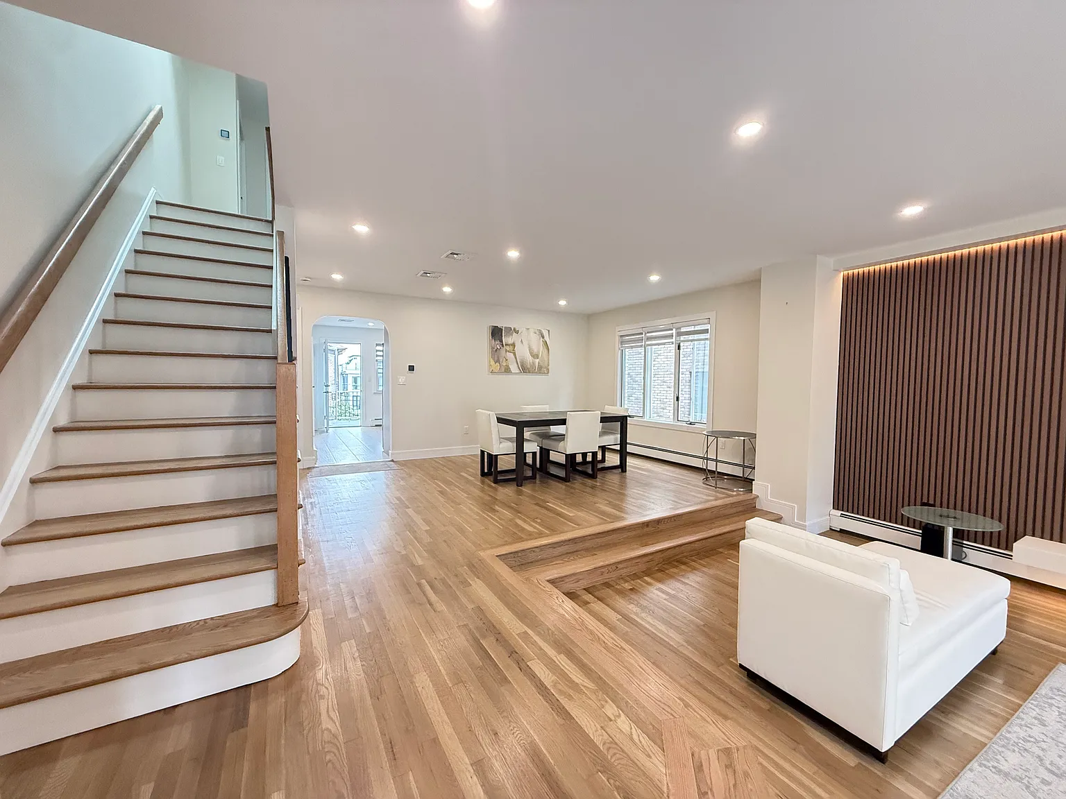 3 bed, $5,800 — Photo 4