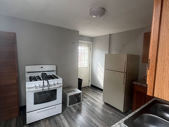 4th image of 513 Edmond St #2