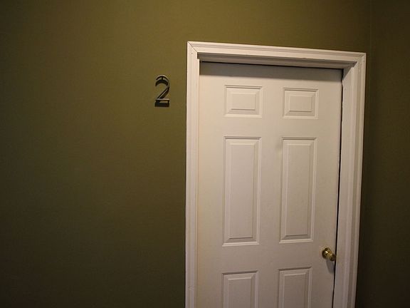 2nd image of 1003 S 1st St APT 2
