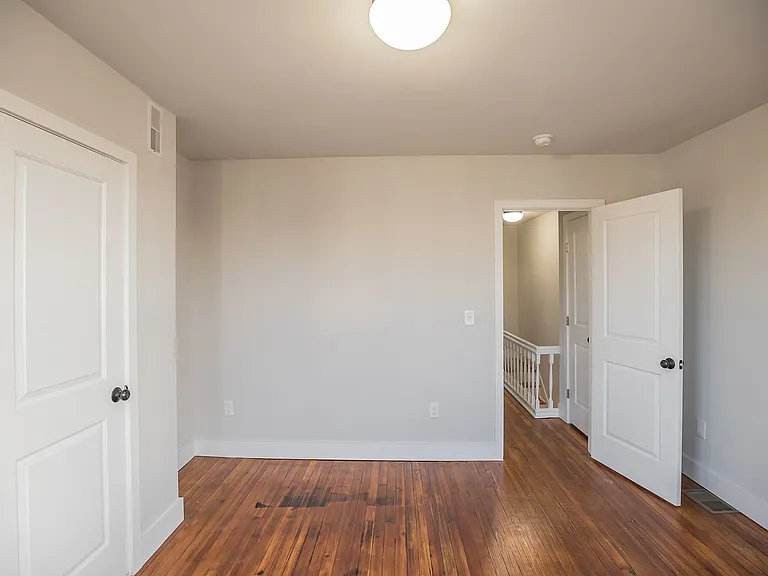 1227 S Peach St — Photo 11
