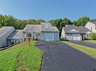 1160 Spearhead Dr, Glenville, NY 12302